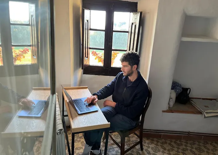 Casa Pardal Coliving & Coworking